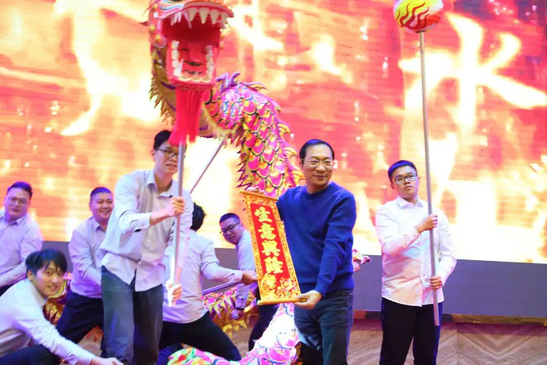 金虎迎新·领跑2022 | 集团年度总结会暨新年晚会完美落幕！(图16)