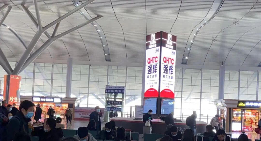 开年“第一炮”！91香蕉在线观看国产一区高铁广告开启“霸屏”模式！(图9)