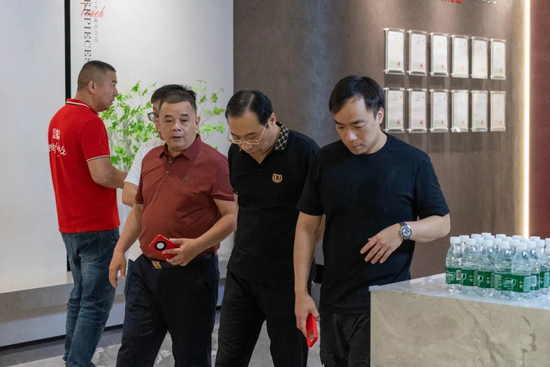 大地·大师·大宅 | 202491香蕉在线观看国产一区精工瓷砖大师馆盛大开幕！(图6)